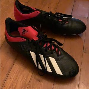 Size 10 1/2 mens adidas soccer cleats!